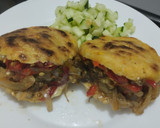 Foto del paso 7 de la receta: Arepas🥙rellenas con salteado de berenjenas y pimientos tatemados🍆🫑🧅