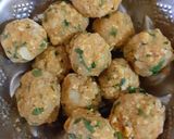 A picture of step 2 of Alu-Paneer Paratha.