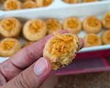 Foto langkah ke 4 dari resep Garlic Cheese Cookies.