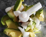Foto del paso 6 de la receta: Ensalada de yuca y aguacate con mayonesa de hierbabuena
