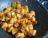 A picture of step 4 of Soya bean masala.