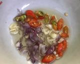 Foto langkah ke 2 dari resep Indomie Siram minyak Bawang.