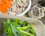 Foto langkah ke 1 dari resep Sup Bening Bakso.