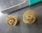 A picture of step 4 of Rose mathri.