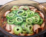 Hình bước làm 2 của món Canh Khổ Qua Rừng Nấu Nấm Đông Cô