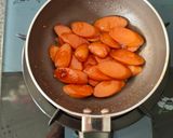 Hình bước làm 4 của món Xúc xích rim nước mắm