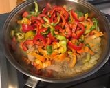 Une image de l'étape 8 de Côtes de porc aux poivrons, coriandre, ail fumé et épices cajun.