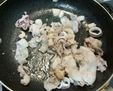 A picture of step 1 of Quick and Light Japanese-Style Seafood Yaki Udon (10 Minutes).