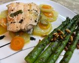 Foto del paso 6 de la receta: Salmón al papillote con guarnición y espárragos trigueros