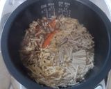 A picture of step 5 of Easy and Delicious! Chicken and Shimeji Mushroom Rice.