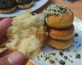 Foto langkah ke 6 dari resep 162. Donat Mini Coklat Keju #BeResClover.