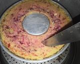 A picture of step 5 of Semolina Beetroot steamed cake.