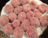 Zöldfűszeres húsgolyók recept fázis 2 fotója