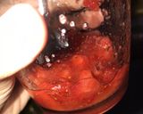 Foto langkah ke 3 dari resep Healthy Straweberry Milk.