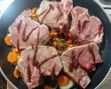 Foto del paso 2 de la receta: Costeletas de cerdo con verduras