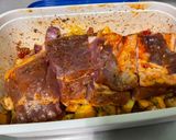 Une image de l'étape 11 de Travers de porc marinés aux courgettes jaunes, aubergine graffiti et tomates.