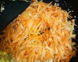 Foto langkah ke 3 dari resep Orak arik wortel telur.