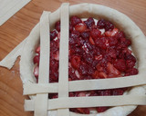 Foto del paso 15 de la receta: Tarta de frambuesas, fresas y manzana estilo americano