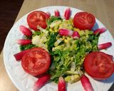 Foto del paso 2 de la receta Ensalada de cogollos y tomates con salsa Tzatziki