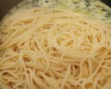 Spenótos, garnélás spagetti recept fázis 4 fotója