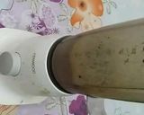 A picture of step 2 of Oreo Coffee Frappucino.