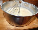 A picture of step 4 of Upside down orange cake.