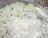 A picture of step 3 of Chinese cheese crispy macaroni.