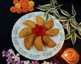 A picture of step 6 of Coconut stuffed Gujiya.