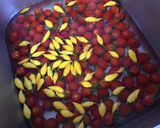 Une image de l'étape 1 de Tomates aux piments jaunes, thym, laurier et cardamome.