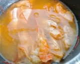 Foto del paso 3 de la receta: Bacalao en salsa marinera con gambones