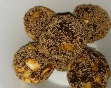 A picture of step 7 of Dates ground peanuts ladoo.