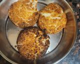 A picture of step 5 of Ragda Patties.