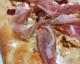 Foto del passaggio 17 della ricetta Focaccia burrata e noci