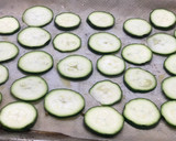 Foto del paso 1 de la receta: Minipizzas de calabacín sin lactosa