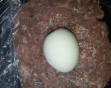 Hình bước làm 3 của món Scotch Eggs (Trứng lòng đào bọc thịt chiên xù)