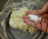Foto langkah ke 3 dari resep Pizza Roll.