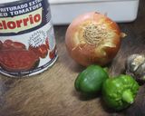 Foto del paso 1 de la receta: Codillo precocinado con salsa de tomate