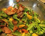 Foto del paso 2 de la receta: Tallarines y Vegetales con Jamón estilo Oriental
