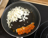 Foto del paso 1 de la receta: Boloñesa de pollo