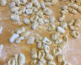 Foto del passaggio 3 della ricetta Gnocchi di ricotta