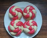 Foto langkah ke 5 dari resep Bakpao Kepang Merah Putih.