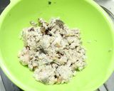 Hình bước làm 2 của món Gỏi Xoài cá Trê chiên xù