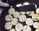 Foto langkah ke 3 dari resep Kue Mochi Ubi Isi Kismis さつまいもとレーズンのおやき.