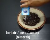 Foto langkah ke 1 dari resep Oreo Lava Cake Cuma 2 Bahan Masak di Rice Cooker no egg no oven.