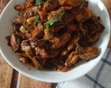 Foto langkah ke 4 dari resep Oseng kerang kupas pedas manis.