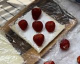 Foto langkah ke 1 dari resep Ichigo Sando (Strawberry Sandwich).