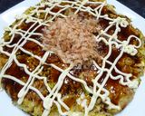 A picture of step 6 of Easy Okonomiyaki with Flour and Hondashi.