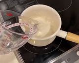 A picture of step 1 of Japanese Authentic Miso Soup.