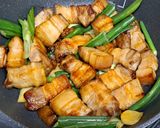 รูปขั้นตอนการทำที่ 4 ของ หมูสามชั้นผัดซอสเสฉวน
