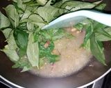 Foto langkah ke 3 dari resep Tumis Daun Ubi Ketela Cumi Asin.